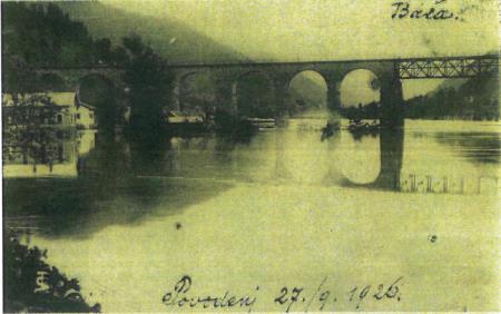 Poplave Bača pri Modreju l. 1926 (arhiv SENG)